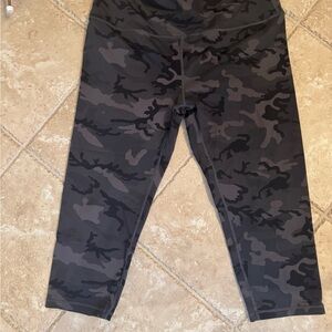 Zyia crop leggings, size 16-18